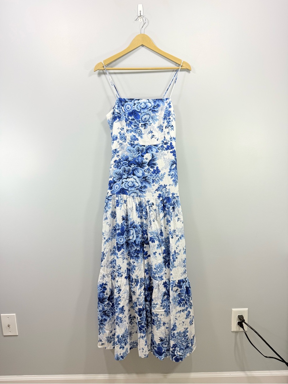 Anthropologie Drop-Waist White and Blue Floral Spaghetti-Strap Maxi Dress size S